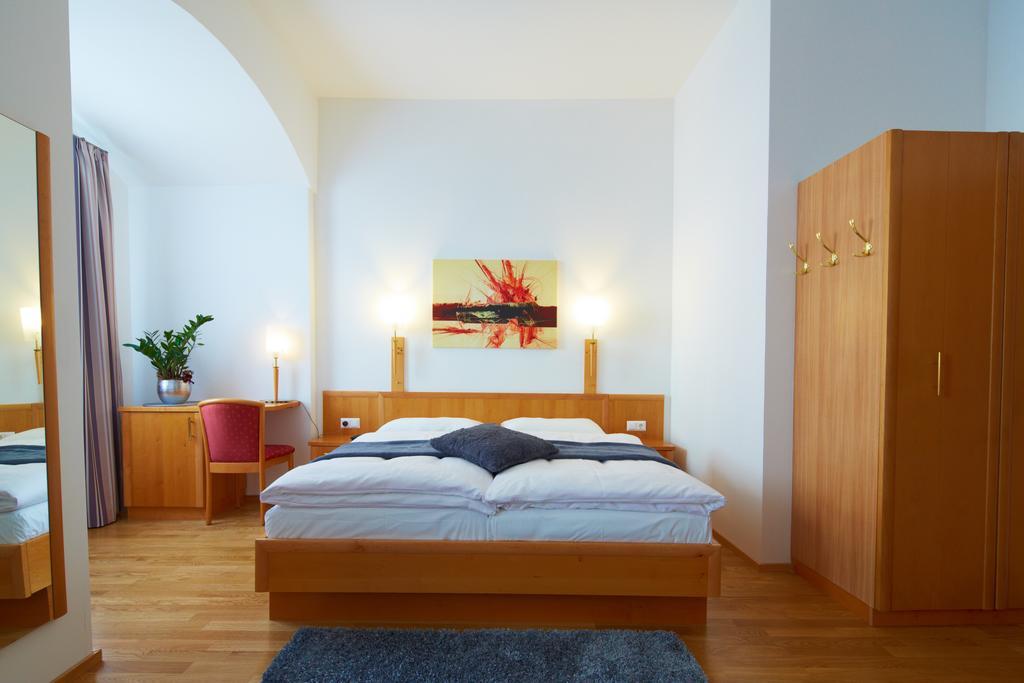 Rathauskeller Melk Hotel Ngoại thất bức ảnh